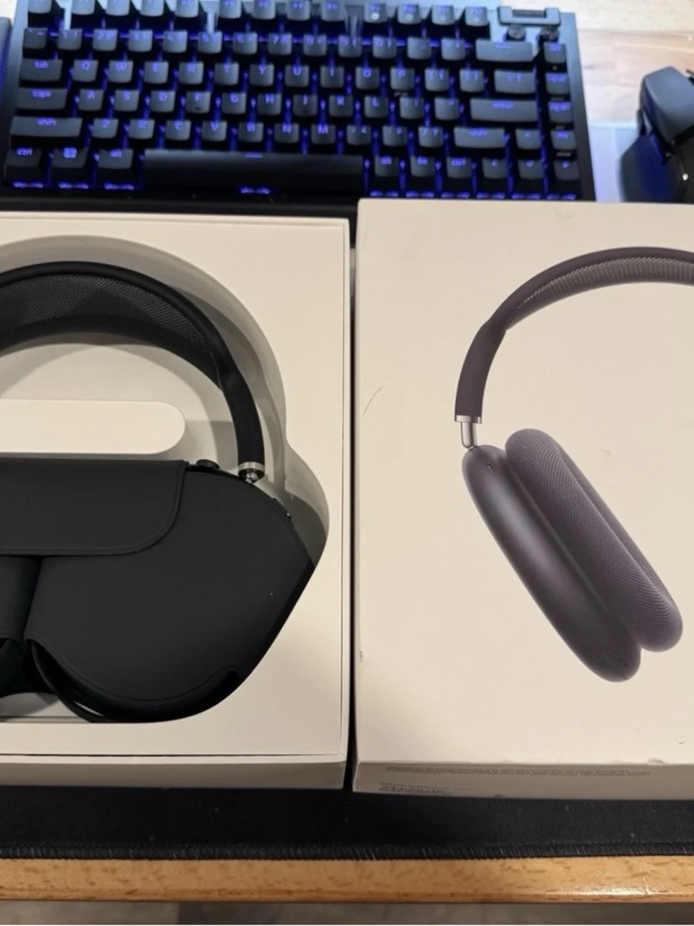 Apple AirPods Max Over-Ear Headphones - Space Gray